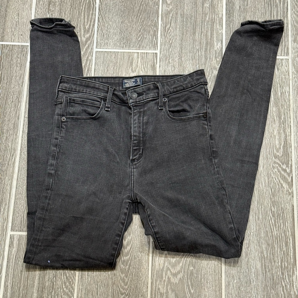 Abercrombie & Fitch Women's Dark Gray Skinny Jeans
